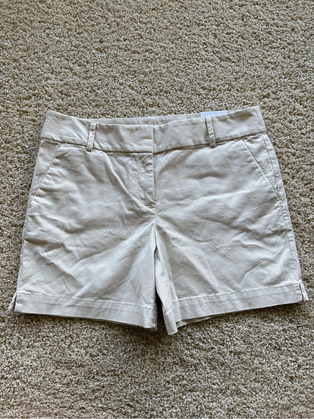 LOFT Neutral The Riviera Short 6" Inseam Size 8‎